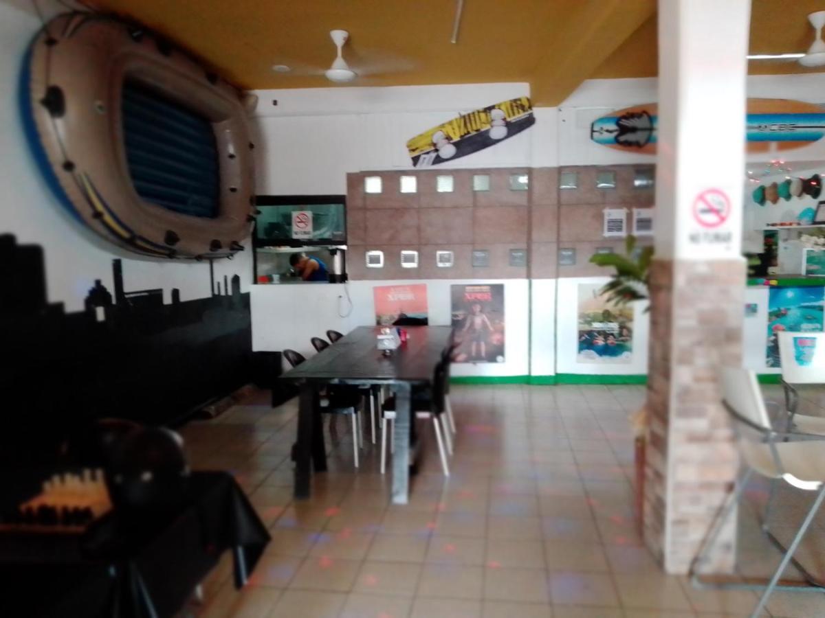 Hostal Hotel Ado Cancún Buitenkant foto